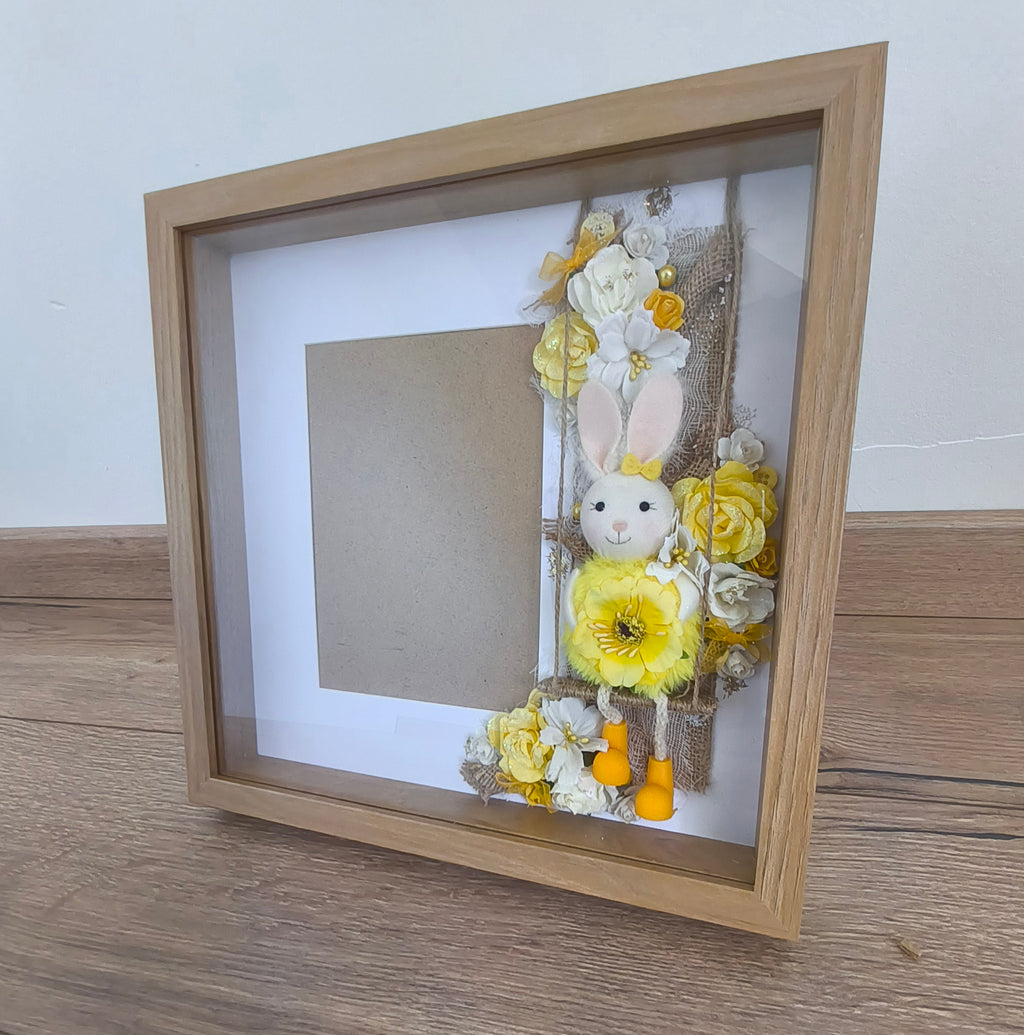 Cadre Naissance Lapin Fleuri — Tons Jaune & Blanc