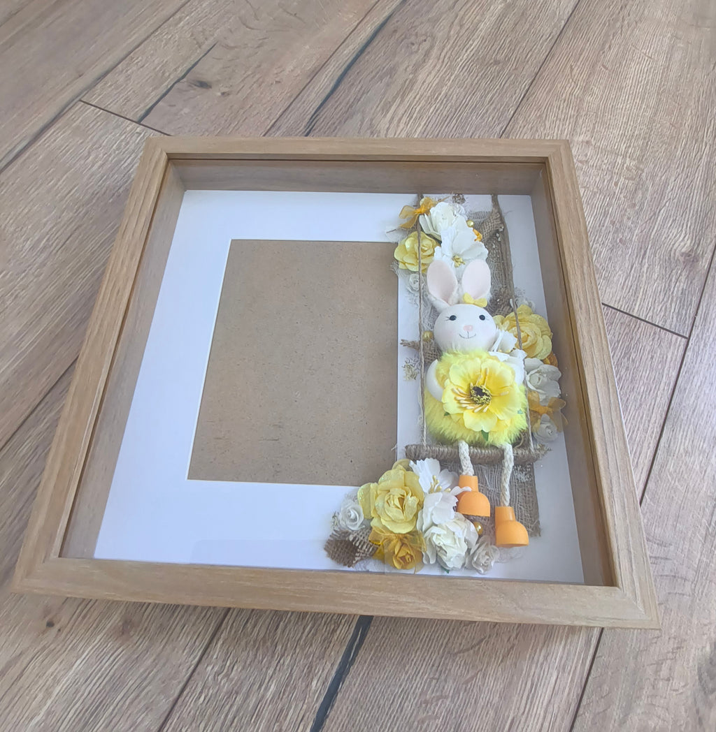 Cadre Naissance Lapin Fleuri — Tons Jaune & Blanc