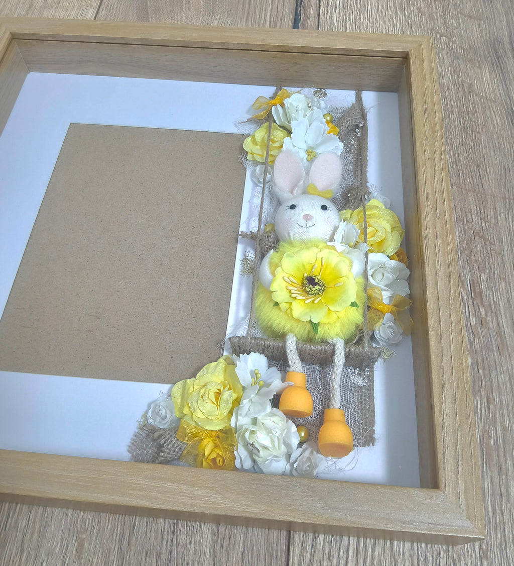 Cadre Naissance Lapin Fleuri — Tons Jaune & Blanc