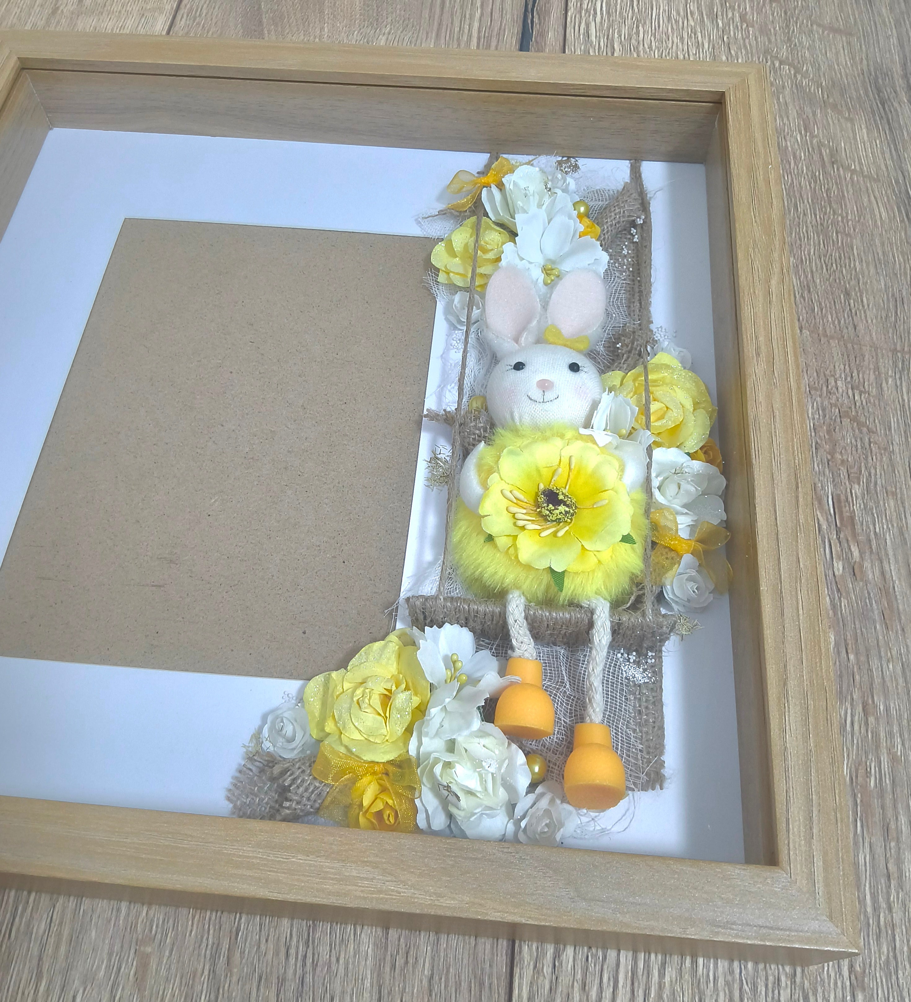 Cadre Naissance Lapin Fleuri — Tons Jaune & Blanc